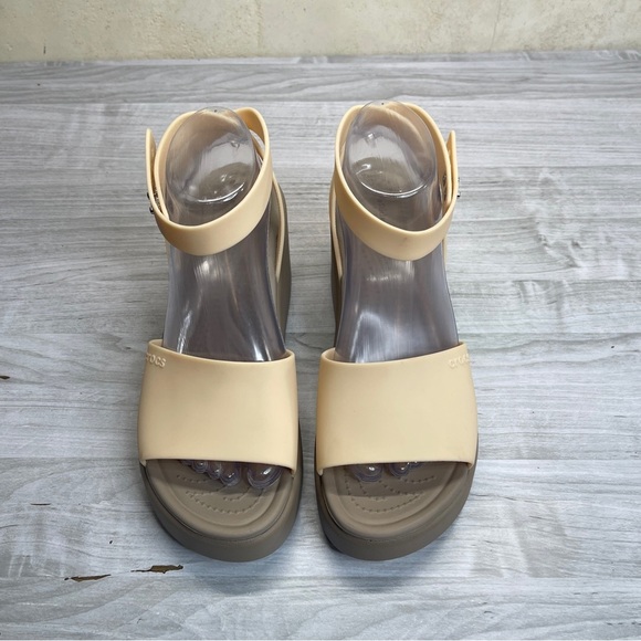 CROCS Brooklyn Ankle Strap Wedge LiteRide Comfort Sandal Beige Brown size 9 - Picture 10 of 16